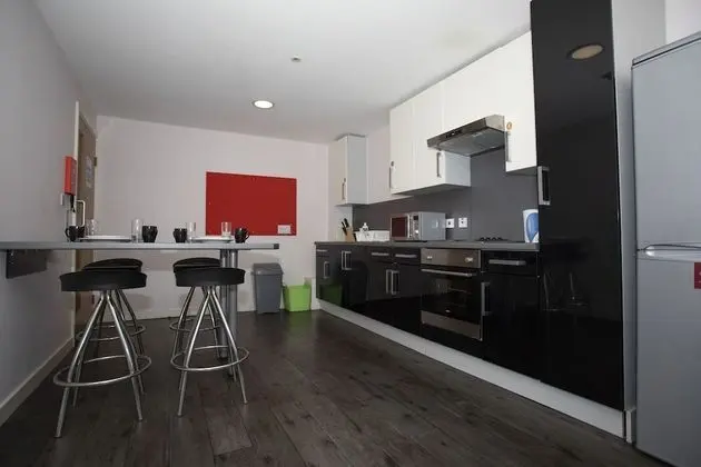 Tek Büyük Yataklı Oda, Banyolu/Duşlu