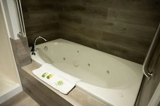 Standard Oda, 1 Büyük (Queen) Boy Yatak, Sigara İçilmez, Şehir Manzaralı (1 Bedroom)