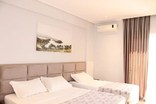 Deluxe Üç Kişilik Oda