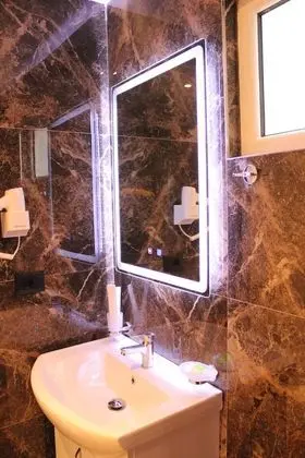 Deluxe Üç Kişilik Oda