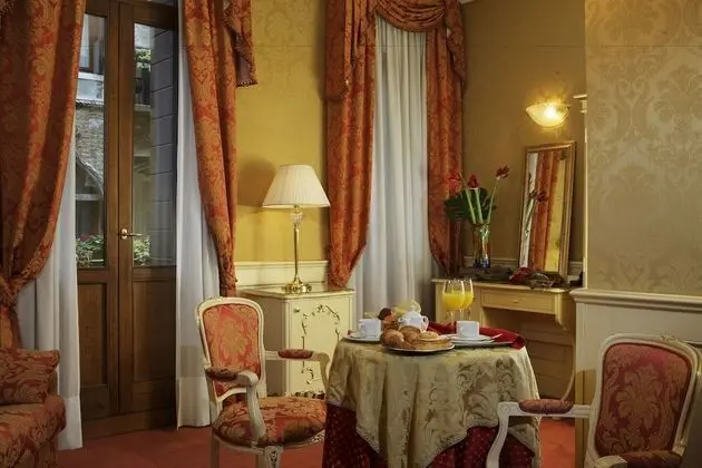 Junior Süit, Kanal Manzaralı