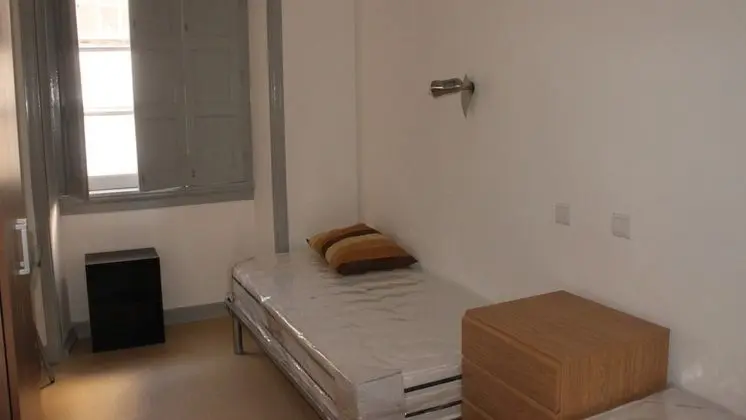 Tek Kişilik Oda, Ortak Banyo