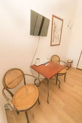 Tek Büyük veya İki Ayrı Yataklı Oda, Özel Banyo (U Liotru)