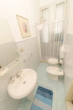 Traditional Tek Büyük Yataklı Oda, Avlu Manzaralı (A Trizza)