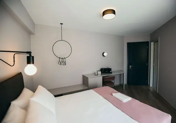 Tek Büyük Yataklı Oda, Balkon