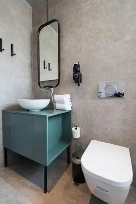 Tek Büyük Yataklı Oda, Balkon