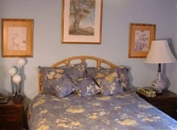 Oda, 1 Büyük (Queen) Boy Yatak, Ortak Banyo