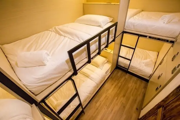 Standard Ortak Ranzalı Oda, Sadece kadınlar için, Penceresiz