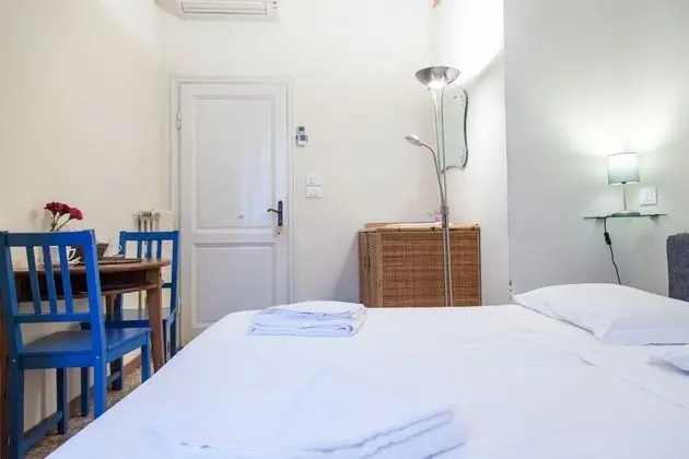 Tek Büyük veya İki Ayrı Yataklı Oda, Ortak Banyo