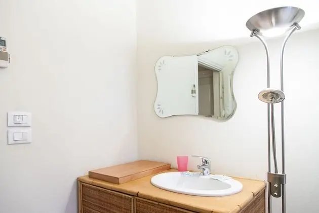 Tek Kişilik Oda, Ortak Banyo