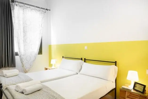 İki Ayrı Yataklı Oda, Ortak Banyo