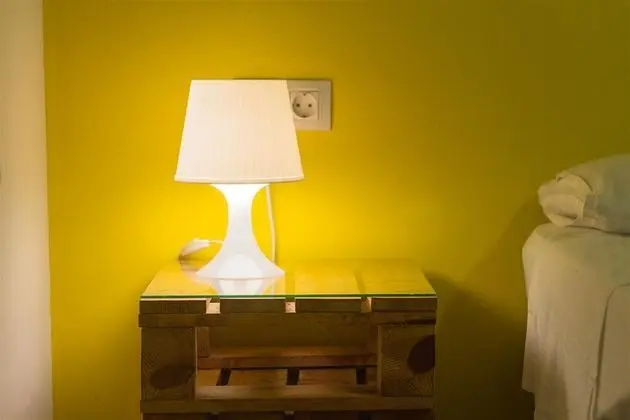 İki Ayrı Yataklı Oda, Ortak Banyo