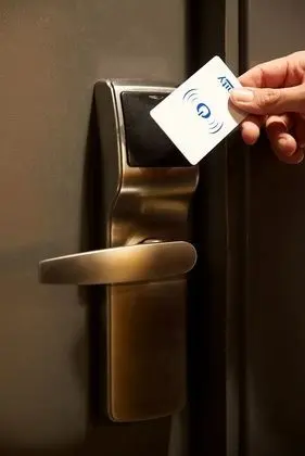 İki Ayrı Yataklı Oda, Ortak Banyo