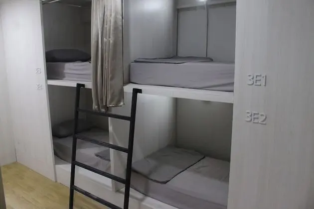 Mixed Dormitory Room