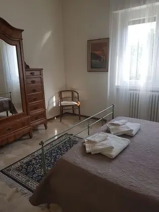 Tek Büyük Yataklı Oda, Ortak Banyo