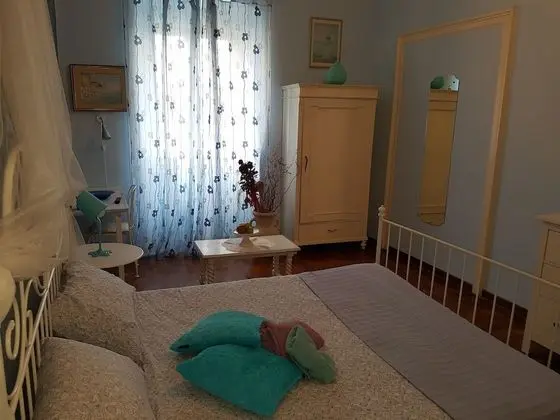 Tek Büyük Yataklı Oda, Ortak Banyo