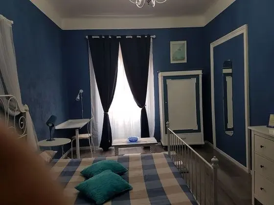 Tek Büyük Yataklı Oda, Ortak Banyo