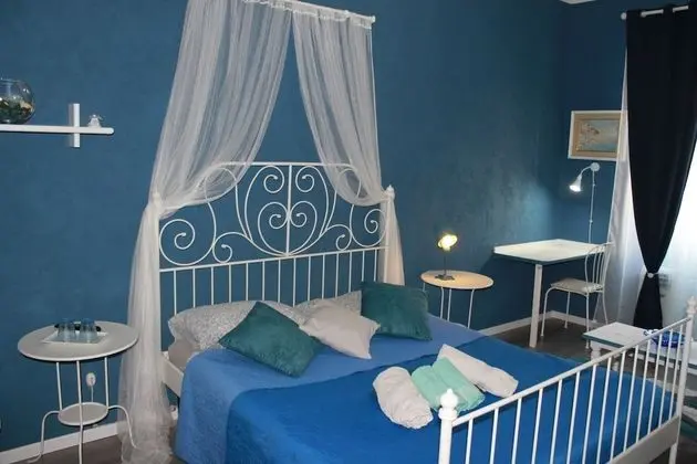 Tek Büyük Yataklı Oda, Ortak Banyo