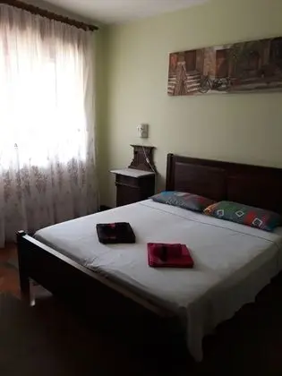 Tek Büyük Yataklı Oda, Ortak Banyo