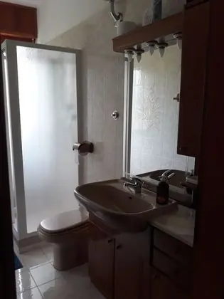 Tek Kişilik Oda, Ortak Banyo