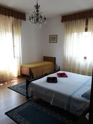 Üç Kişilik Oda, Ortak Banyo