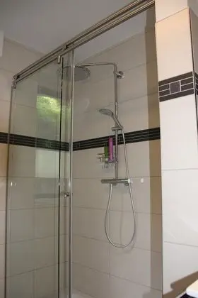 Classic Tek Büyük Yataklı Oda, Ortak Banyo, Bahçe Manzaralı