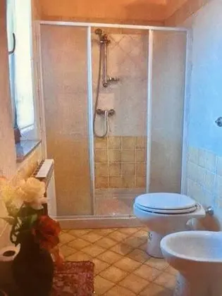 Üç Kişilik Oda, Ortak Banyo