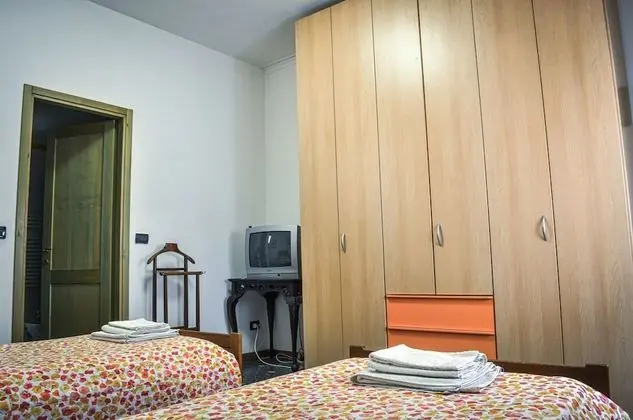 Basic Tek Büyük veya İki Ayrı Yataklı Oda