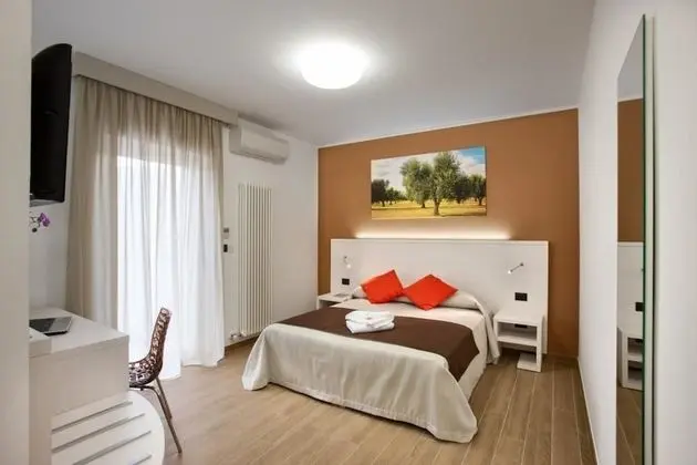 Tek Büyük veya İki Ayrı Yataklı Oda, Balkon