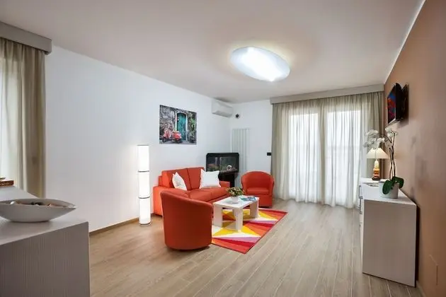 Tek Büyük veya İki Ayrı Yataklı Oda, Balkon