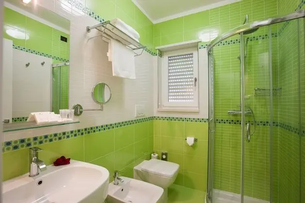 Tek Büyük veya İki Ayrı Yataklı Oda, Balkon