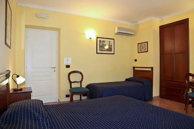 Üç Kişilik Oda