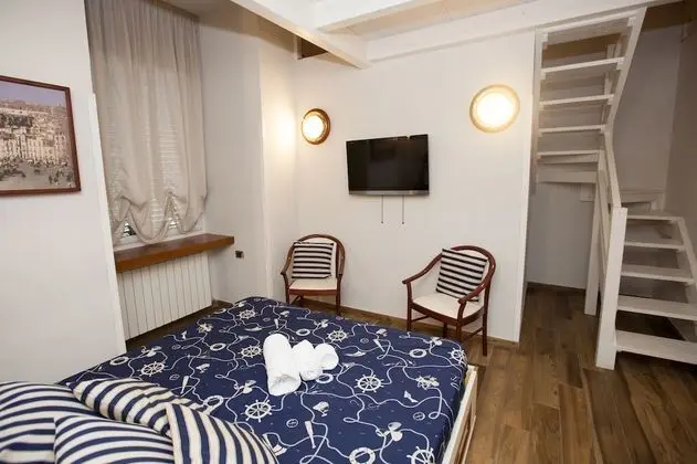 Üç Kişilik Oda