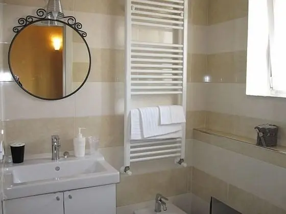 Comfort Tek Büyük veya İki Ayrı Yataklı Oda