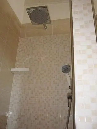 Comfort Tek Büyük veya İki Ayrı Yataklı Oda