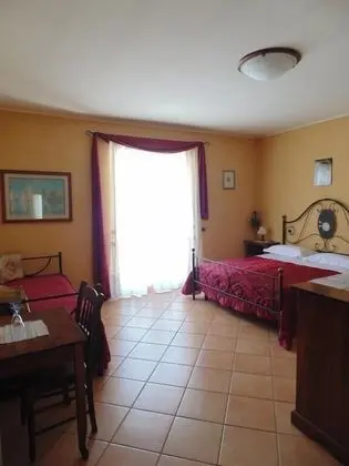 Üç Kişilik Oda
