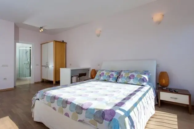 Stüdyo, Deniz Manzaralı