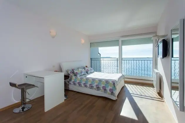 Stüdyo, Deniz Manzaralı