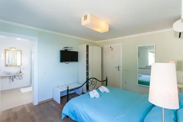 Tek Büyük Yataklı Oda, Kısmi Deniz Manzaralı