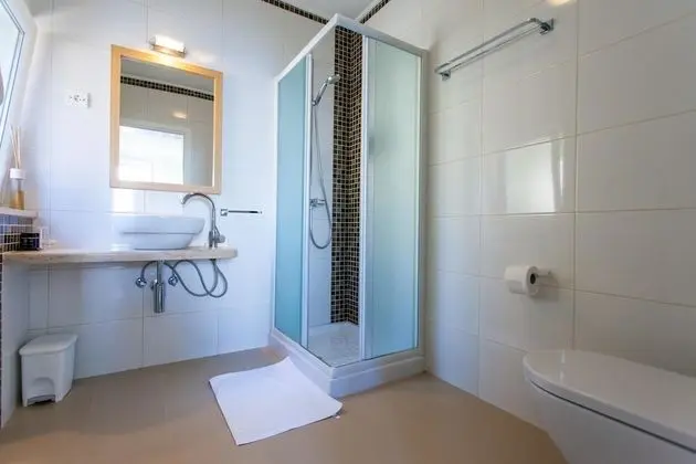 Tek Büyük Yataklı Oda, Kısmi Deniz Manzaralı