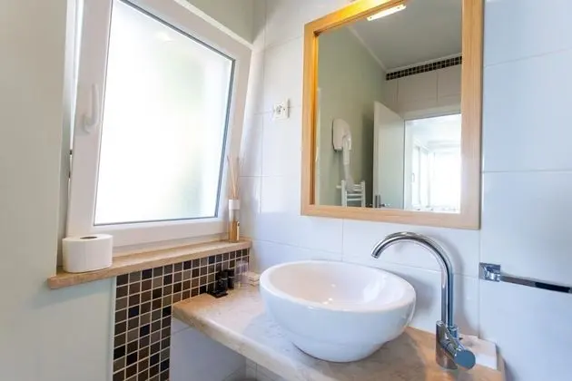 Tek Büyük Yataklı Oda, Kısmi Deniz Manzaralı