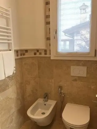 Tek Büyük Yataklı Oda, Ek Bina (Specchi)