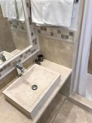 Tek Büyük Yataklı Oda, Ek Bina (Specchi)