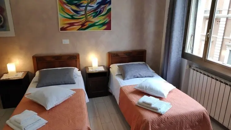 Tek Büyük veya İki Ayrı Yataklı Oda, Banyolu/Duşlu, Şehir Manzaralı