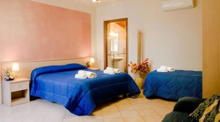 Superior Üç Kişilik Oda, Bahçe Manzaralı