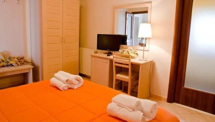 Tek Büyük Yataklı Oda, Bahçe Manzaralı