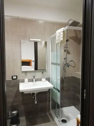 Basic Tek Büyük Yataklı Oda