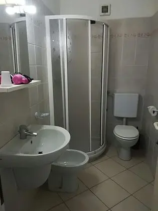 Tek Büyük Yataklı Oda, 1 Büyük (Queen) Boy Yatak, Sigara İçilmez