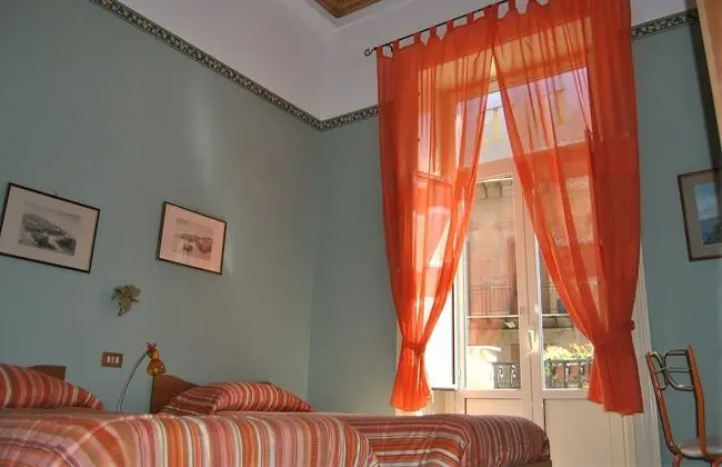 Basic Tek Büyük veya İki Ayrı Yataklı Oda, Birden Çok Yatak, Ortak Banyo