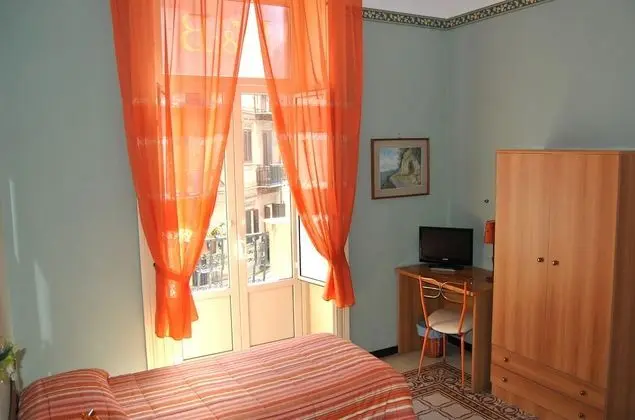Basic Tek Büyük veya İki Ayrı Yataklı Oda, Birden Çok Yatak, Ortak Banyo